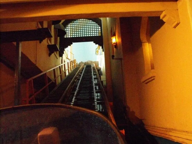 Destination: Lotte World - South Korea's biggest indoor amusement park (Seoul, South Korea) - South Korea -