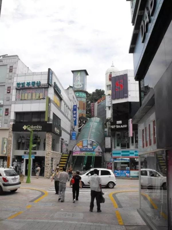 Destination: Yongdusan Park / Busan Tower - a sight to see, both inside and out (Busan, South Korea) - South Korea -