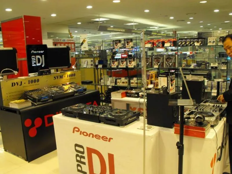 Destination: Yongsan Electronic Market - a huge shop for anything that plugs in (Seoul, South Korea) Destination: Yongsan Electronic Market - a huge shop for anything that plugs in (Seoul, South Korea) - South Korea -