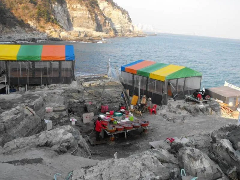 Destination: Taejongdae Park - the sea, natural wonders, and a Buddhist temple (Busan, South Korea) Destination: Taejongdae Park - the sea, natural wonders, and a Buddhist temple (Busan, South Korea) - South Korea -