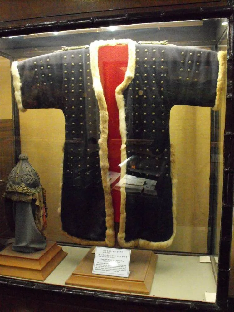 Destination: Chungnyeolsa (Busan, South Korea) - South Korea -