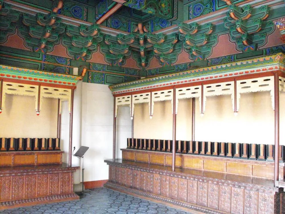 Destination: Chungnyeolsa (Busan, South Korea) - South Korea -