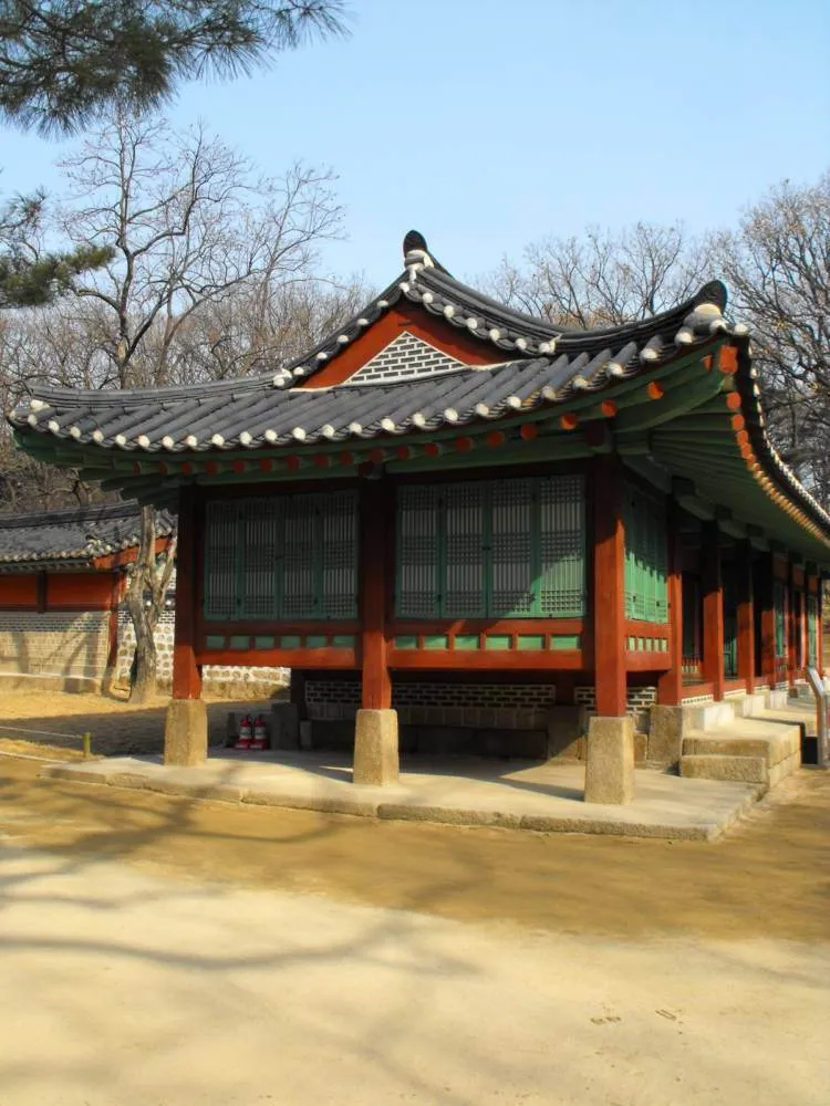 Destination: Jongmyo royal shrine (Seoul, South Korea) - South Korea -