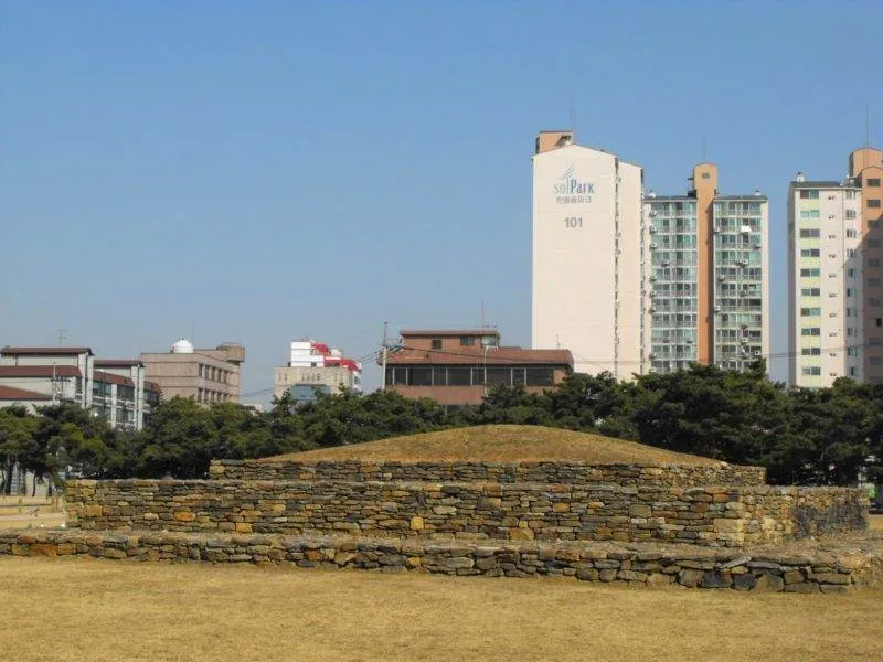 Destination: Baekje stone tombs (Seoul, South Korea) Destination: Baekje stone tombs (Seoul, South Korea) - South Korea -
