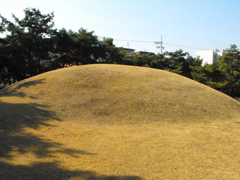 Destination: Baekje stone tombs (Seoul, South Korea) Destination: Baekje stone tombs (Seoul, South Korea) - South Korea -