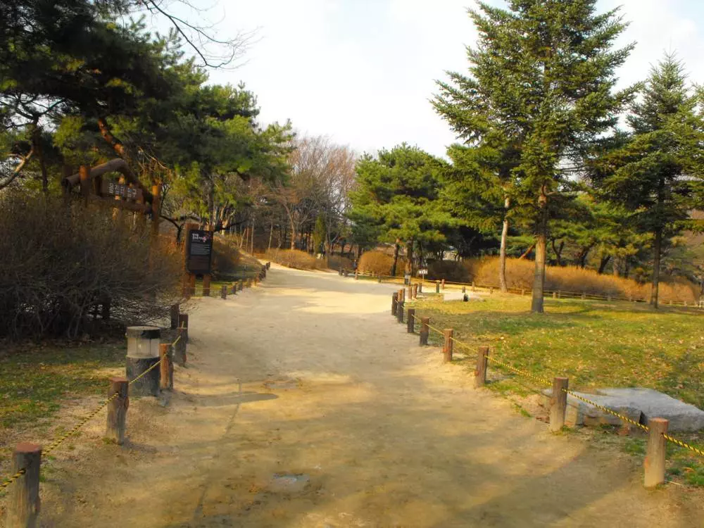 Destination: Amsa Prehistoric Settlement Site - South Korea -