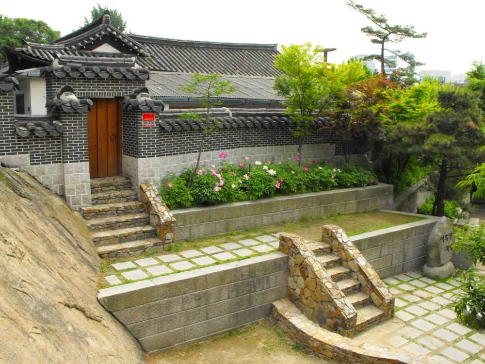 Destination: Naksan Park - an artsy, peaceful stop uphill in Seoul (South Korea) Destination: Naksan Park - an artsy, peaceful stop uphill in Seoul (South Korea) - South Korea -