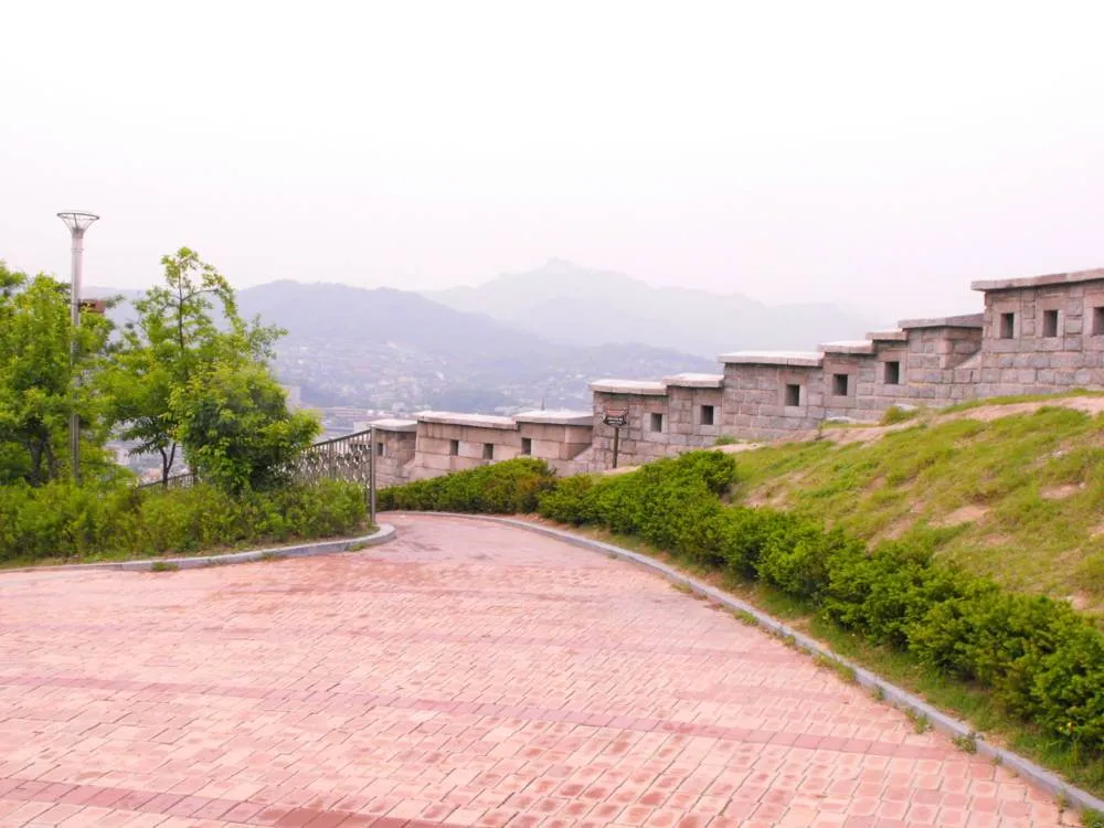 Destination: Naksan Park - an artsy, peaceful stop uphill in Seoul (South Korea) Destination: Naksan Park - an artsy, peaceful stop uphill in Seoul (South Korea) - South Korea -