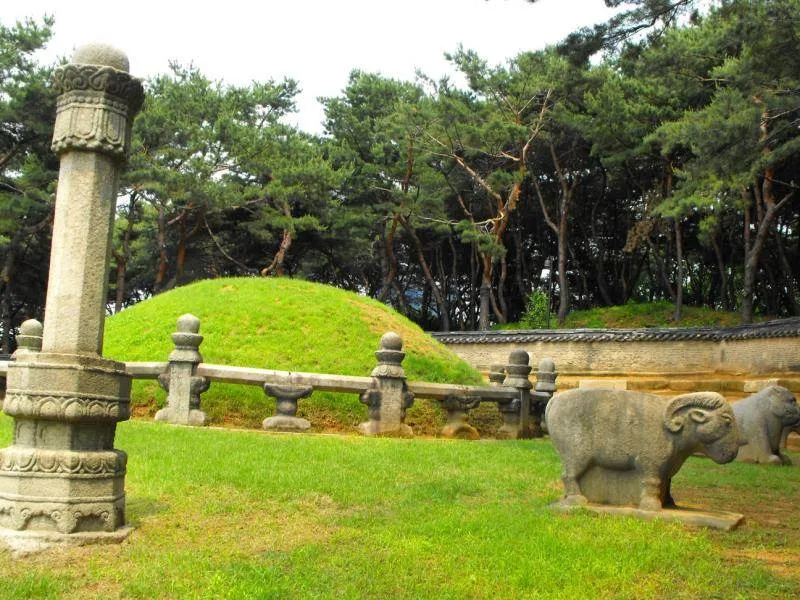 Destination: Seonjeongneung (a Joseon Dynasty royal tomb and park) (Seoul, South Korea) Destination: Seonjeongneung (a Joseon Dynasty royal tomb and park) (Seoul, South Korea) - South Korea -