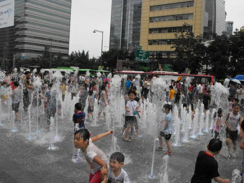 Destination: Gwanghwamun Plaza - a buzzing urban area in the heart of Seoul (South Korea) - South Korea -