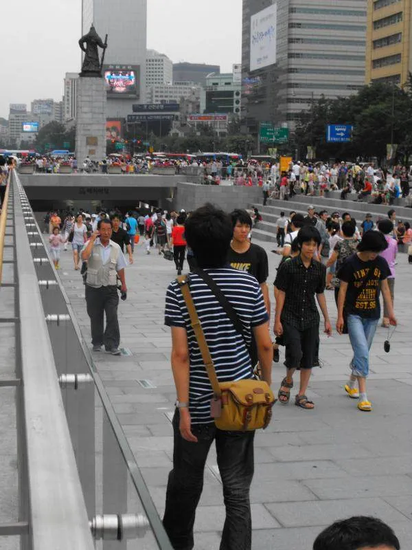 Destination: Gwanghwamun Plaza - a buzzing urban area in the heart of Seoul (South Korea) Destination: Gwanghwamun Plaza - a buzzing urban area in the heart of Seoul (South Korea) - South Korea -