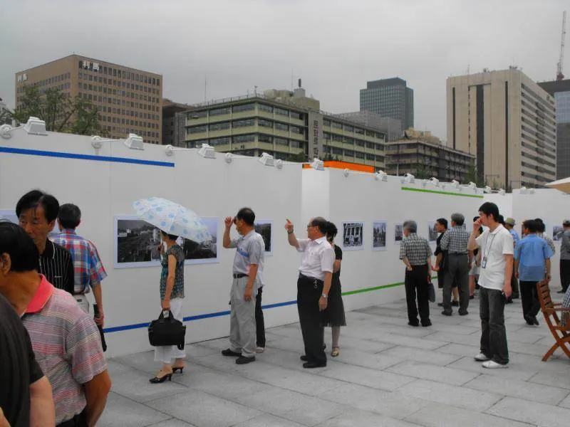 Destination: Gwanghwamun Plaza - a buzzing urban area in the heart of Seoul (South Korea) Destination: Gwanghwamun Plaza - a buzzing urban area in the heart of Seoul (South Korea) - South Korea -