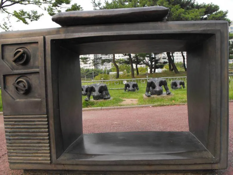 Destination: Lake Park - boring name, beautiful scenery (Ilsan / Goyang, South Korea) - South Korea -