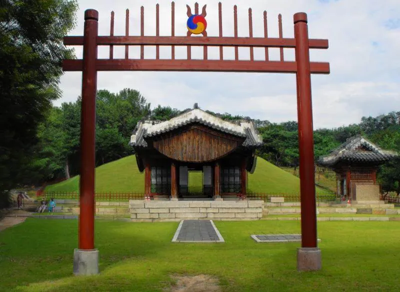 A tale of two tombs and a memorial hall - Destination: Uireung and Sunginwon, Seoul, South Korea A tale of two tombs and a memorial hall - Destination: Uireung and Sunginwon, Seoul, South Korea - South Korea -