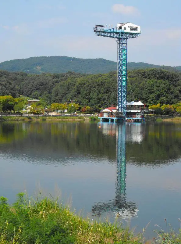 Destination: Yuldong Park - a new, natural area with old tombs in the middle of urban planning (Bundang / Seongnam, South Korea)) - South Korea -