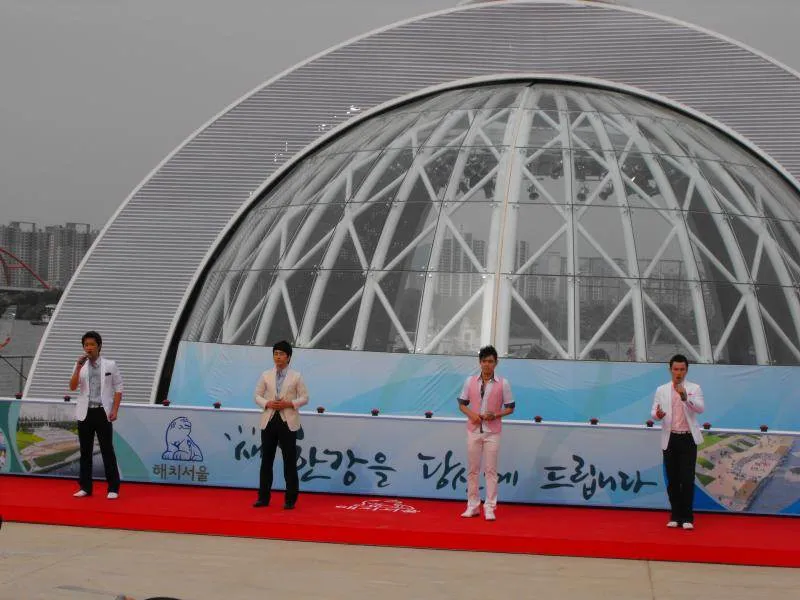 Destination: the NEW Yeouido Han River Park (Seoul, South Korea) - Festivals, South Korea -