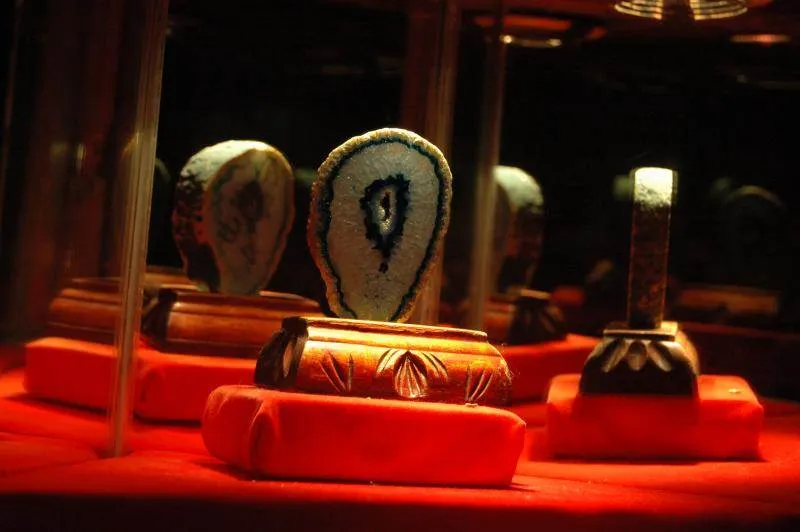 Destination: Cheongok Cave - the gorgeous, lit-up cave in the middle of the city (Donghae, Gangwon-do, South Korea) - South Korea -