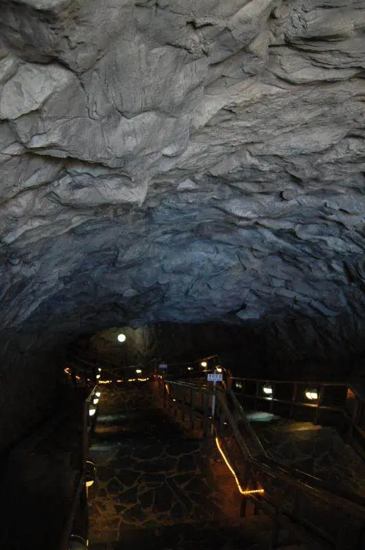 Destination: Cheongok Cave - the gorgeous, lit-up cave in the middle of the city (Donghae, Gangwon-do, South Korea) - South Korea -