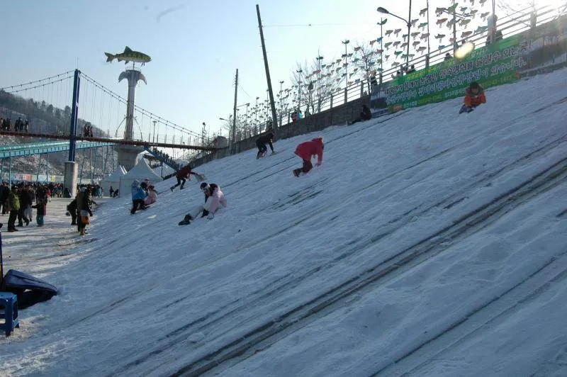 Destination: Hwacheon Sancheoneo Ice Festival 2010 - a fun, weird festival in Gangwon-do, South Korea Destination: Hwacheon Sancheoneo Ice Festival 2010 - a fun, weird festival in Gangwon-do, South Korea - Festivals, South Korea -