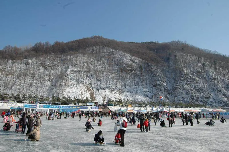Destination: Hwacheon Sancheoneo Ice Festival 2010 - a fun, weird festival in Gangwon-do, South Korea Destination: Hwacheon Sancheoneo Ice Festival 2010 - a fun, weird festival in Gangwon-do, South Korea - Festivals, South Korea -