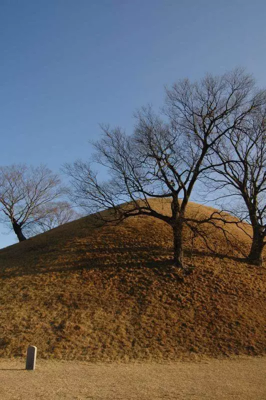 Destination: Tomb hunting in Gyeongju (Gyeongsangbuk-do, South Korea) - South Korea -