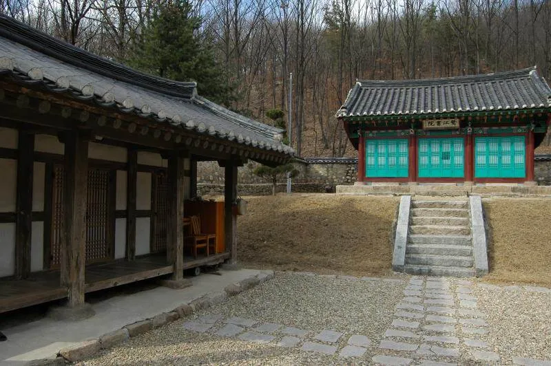 Destination: Jangam / Suraksan - a mountain with cool Buddhist temple (Uijeongbu, South Korea) Destination: Jangam / Suraksan - a mountain with cool Buddhist temple (Uijeongbu, South Korea) - South Korea -