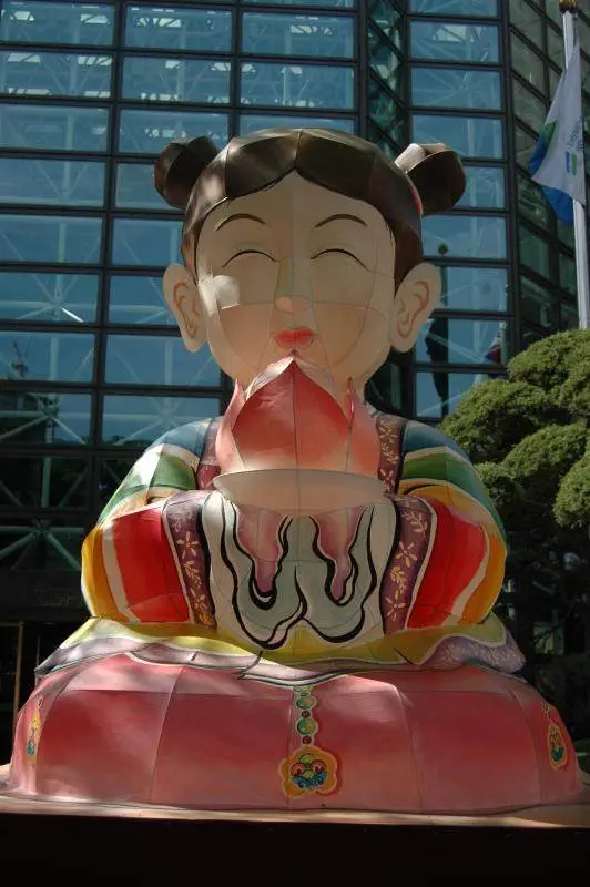 Destination: Lotus Lantern Festival - how Seoul celebrates Buddha's Birthday (2010) - Festivals, South Korea -
