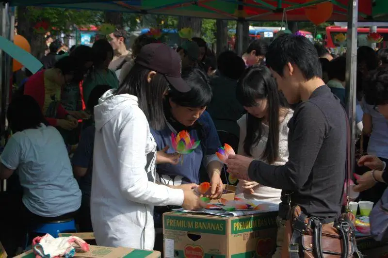Destination: Lotus Lantern Festival - how Seoul celebrates Buddha's Birthday (2010) - Festivals, South Korea -