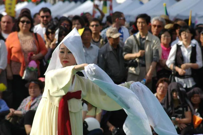 Destination: Lotus Lantern Festival - how Seoul celebrates Buddha's Birthday (2010) - Festivals, South Korea -