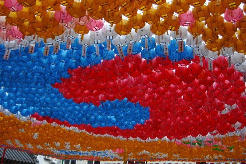 Destination: Lotus Lantern Festival - how Seoul celebrates Buddha's Birthday (2010) - Festivals, South Korea -