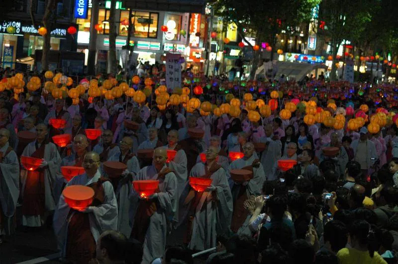 Destination: Lotus Lantern Festival - how Seoul celebrates Buddha's Birthday (2010) - Festivals, South Korea -