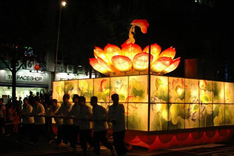 Destination: Lotus Lantern Festival - how Seoul celebrates Buddha's Birthday (2010) - Festivals, South Korea -