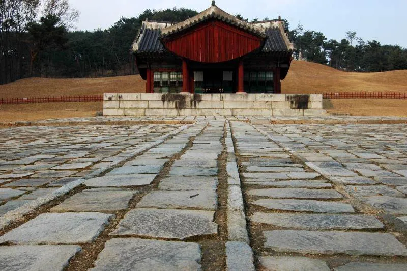 Destination: Yungneung and Geolleung - two Joseon Dynasty tombs worth exploring (Suwon area, Gyeonggi-do) Destination: Yungneung and Geolleung - two Joseon Dynasty tombs worth exploring (Suwon area, Gyeonggi-do) - South Korea -