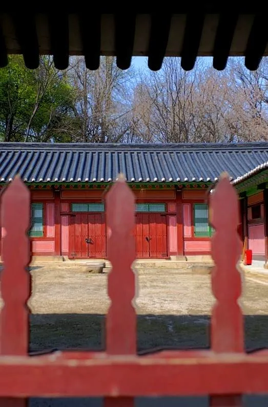 Revisited: Jongmyo - a permanent shrine for spirits of the past (Seoul, South Korea) Revisited: Jongmyo - a permanent shrine for spirits of the past (Seoul, South Korea) - South Korea -