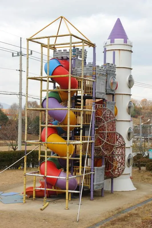 Destination: Yecheon Space Center — bounce on the moon and try the gyroscopic device (Gyeongsangbuk-do, South Korea) Destination: Yecheon Space Center — bounce on the moon and try the gyroscopic device (Gyeongsangbuk-do, South Korea) - South Korea -