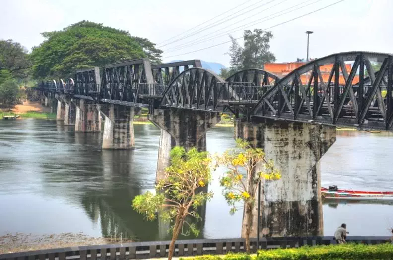 Destination: the Bridge over the River Kwai and a bizarre, fake war museum (Kanchanaburi, Thailand) - Thailand -