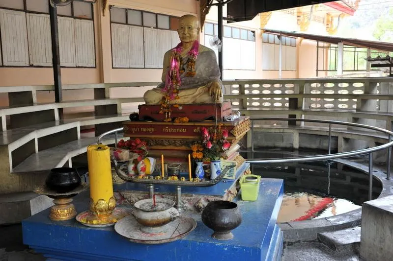 Destination: Wat Tham Mangkon Thong — AKA the Floating Nun Temple and a temple of caves (Kanchanaburi, Thailand) - Thailand -