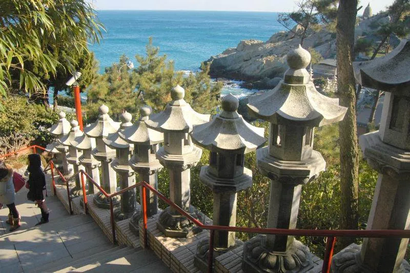 Destination: Yonggungsa — the seaside temple (Busan) Destination: Yonggungsa — the seaside temple (Busan) - South Korea -