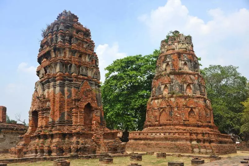 Destination: Wat Mahathat — an ancient temple with relics of the Buddha (Ayutthaya, Thailand)