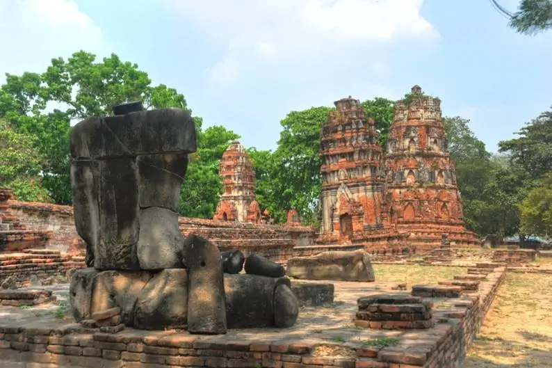 Destination: Wat Mahathat — an ancient temple with relics of the Buddha (Ayutthaya, Thailand) - Thailand -