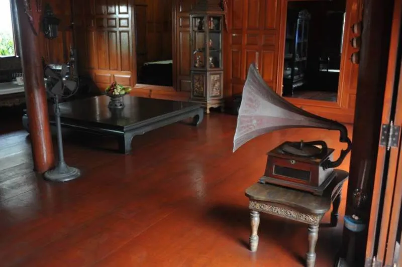 Destination: Chokchai Museum — sexy cars, Swarovsky crystals, super-long lenses, and scads of… - Thailand -