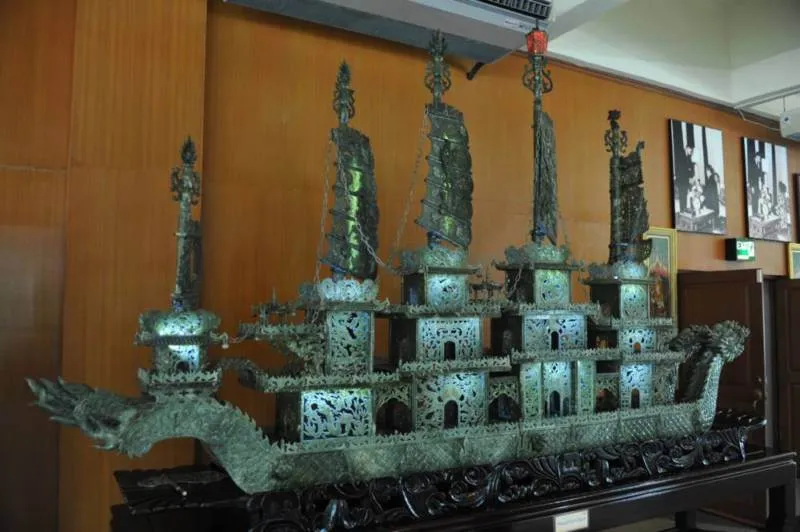 Destination: Chokchai Museum — sexy cars, Swarovsky crystals, super-long lenses, and scads of… - Thailand -