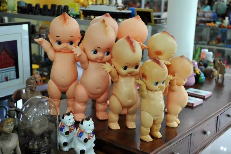 Destination: the Million Toy Museum — dancing Fiona’s, Ultra Man’s, and plush bunnies in cabinets… - Thailand -