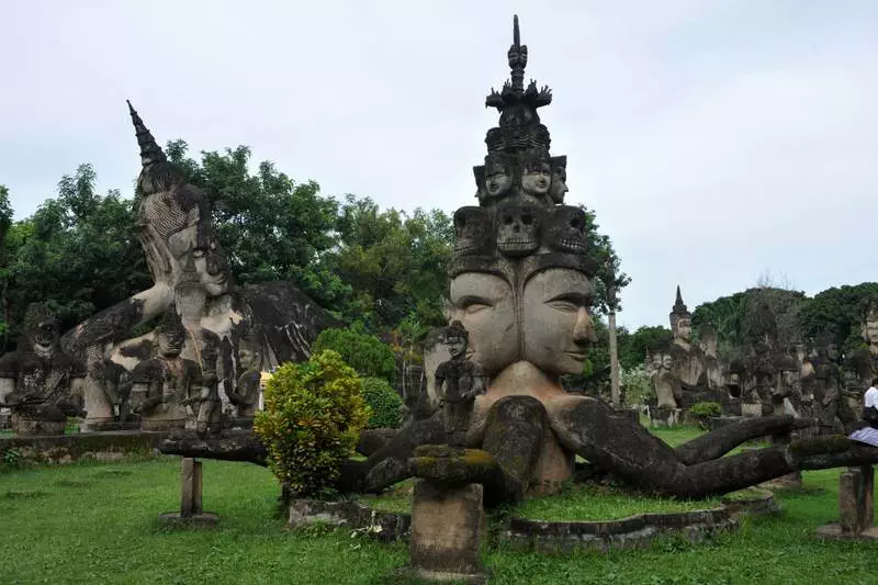 Destination: Xieng Khuan Buddha park (Vientiane area, Laos) - Laos -