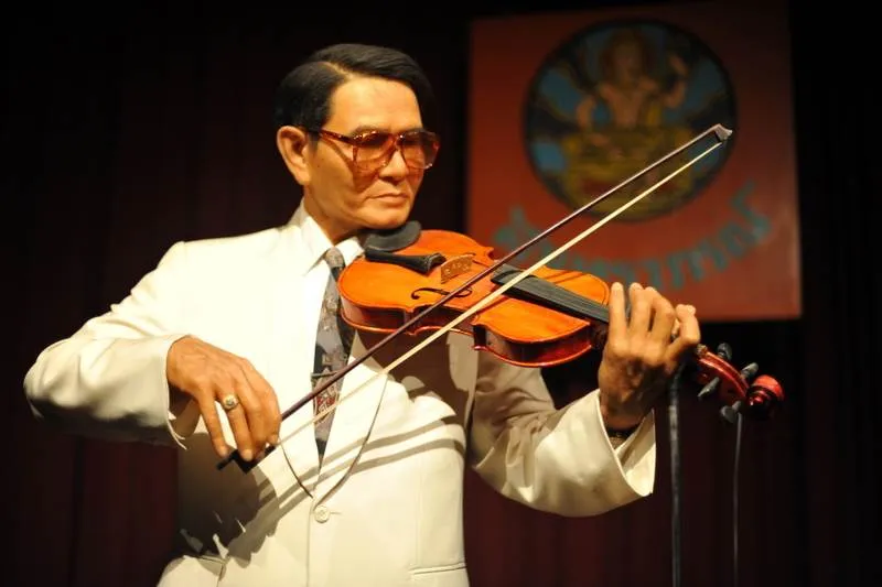 Destination: Thai Human Imagery Museum — the off-the-beaten-path wax museum (Nakhon Pathom, Thailand) - Thailand -