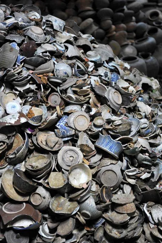 Destination: Wat Chedi Hoi — the temple with oyster shells and a packrat tendency (Central Thailand) - Thailand -