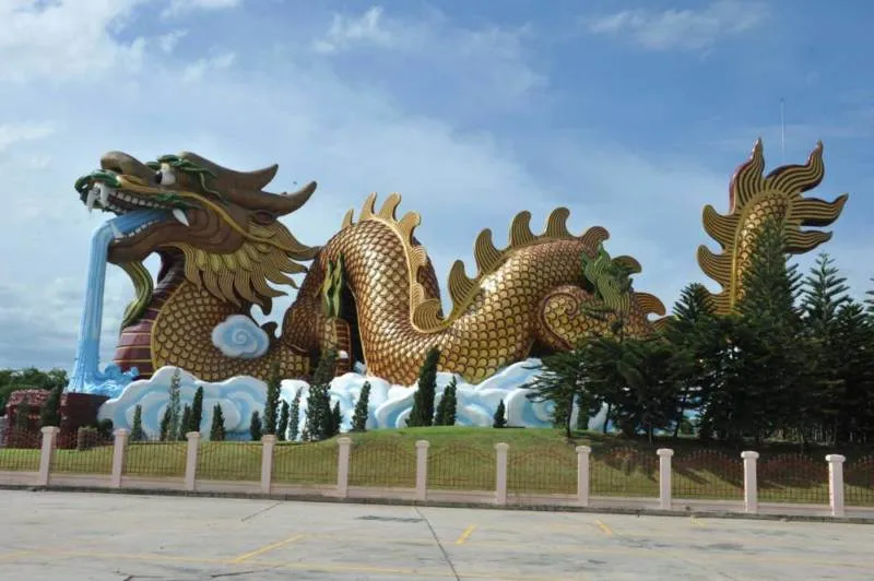 Destination: Suphanburi, Thailand: Buddhist temples, buffalo, a tall tower, and Chinese dragons (NSFW) - Thailand -