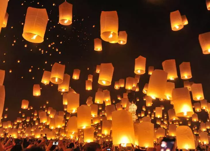 Destination: the Yi Pang Lantern Ceremony (Chiang Mai, Thailand)