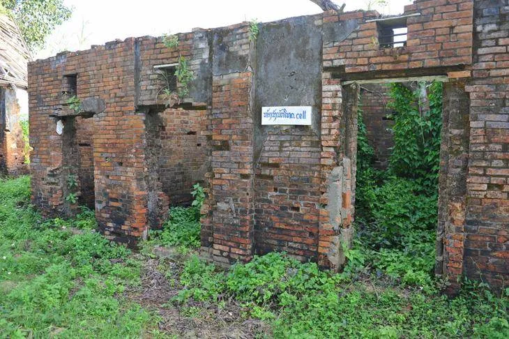 Destination: Huay Xai - the Laos border town with a former French fort and hellish temple (Laos) (SFW) Destination: Huay Xai - the Laos border town with a former French fort and hellish temple (Laos) (SFW) - Laos -
