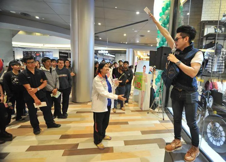 Destination: Maya shopping mall’s grand opening (Chiang Mai, Thailand) Destination: Maya shopping mall’s grand opening (Chiang Mai, Thailand) - Thailand -